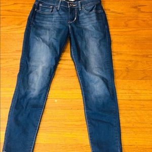Levi’s women 710
